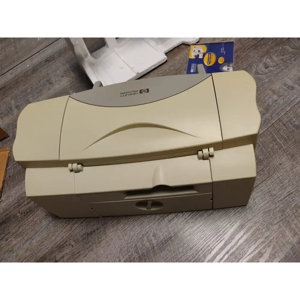 HP Hewlett Packard DeskJet 882C Color Inkjet Printer Vintage C6409B